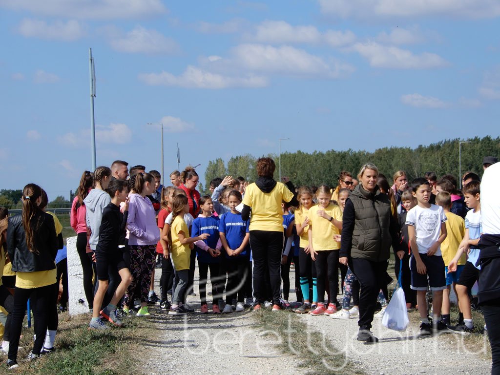 Mezei futóbajnokság Berettyóújfaluban 30